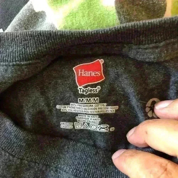 HANES SCHOOL PRE-VET CLUB 2018-2019 ANIMAL GRAPHICS MENS SHORT SLEEVE MEDIUM - Picture 4 of 4